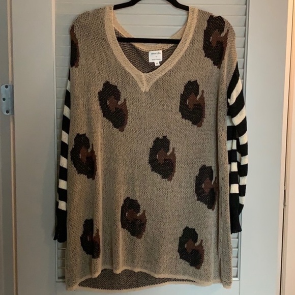 Amaryllis Leopard Top - Picture 6 of 6